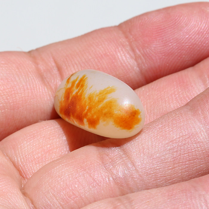 正宗新疆和田玉籽料玉龙喀什河珍品洒金皮一级白羊脂玉原石小挂件