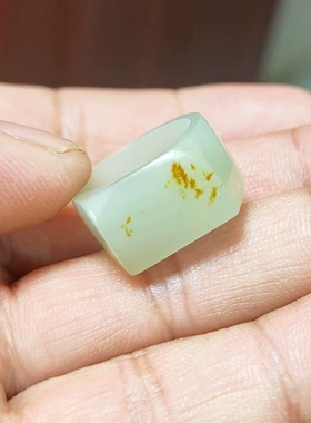 新疆和田玉籽料红皮高脂玉扳指