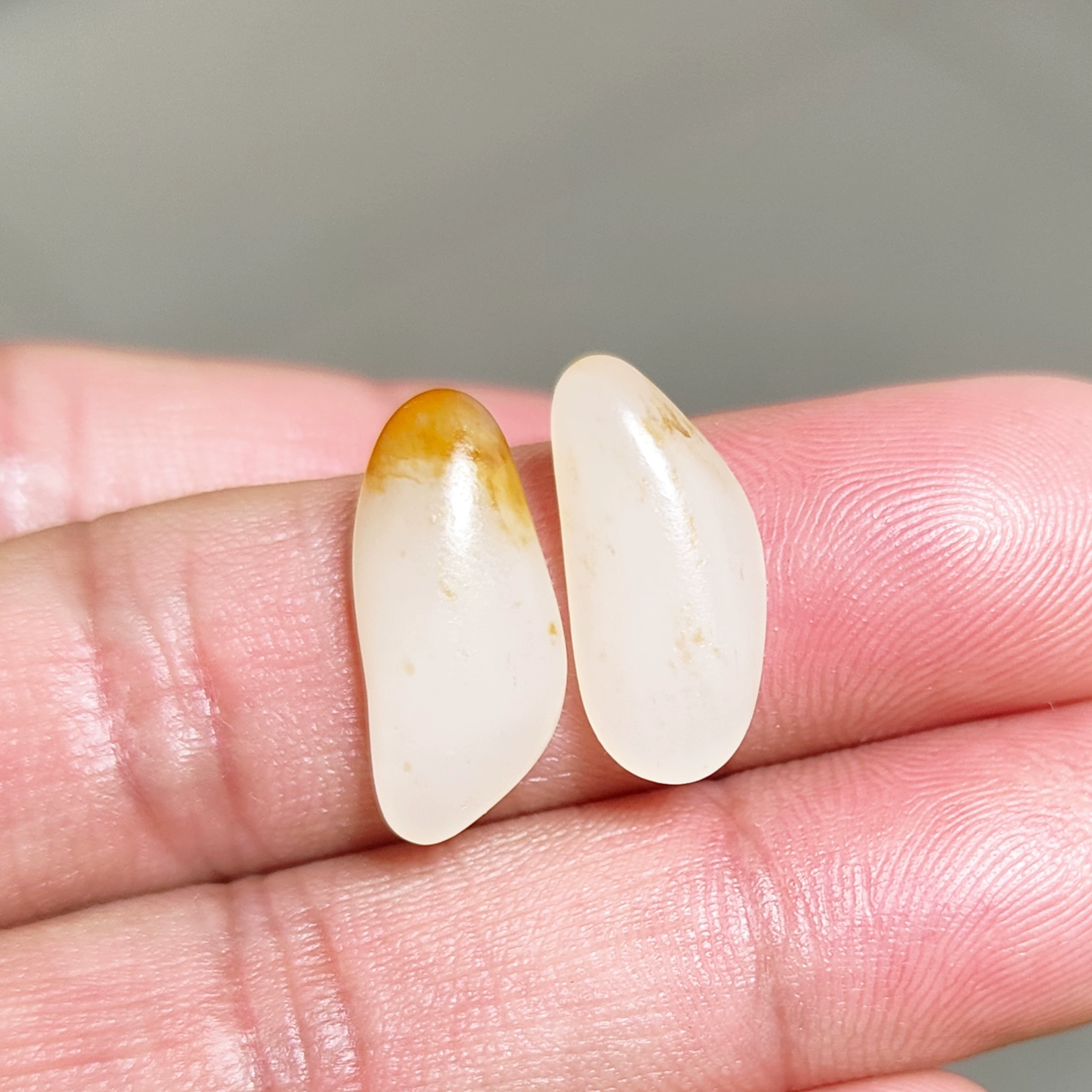 正宗新疆和田玉籽料洒金皮高脂粉羊脂白玉原石耳坠*一对真皮无修
