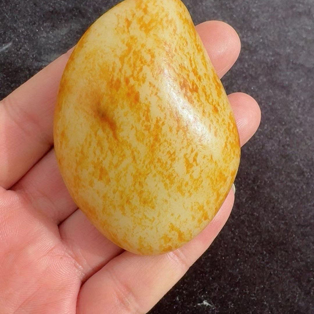 正宗新疆和田玉籽料玉龙喀什河洒金皮高密度白玉原石玩料挂件把件