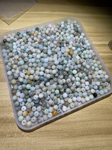K238八百多颗成品瑕疵珠子5.8mm天然缅甸翡翠保真保A不退不换