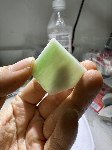 C8细糯带阳绿天然缅甸翡翠边角料保真保A假一罚三详情有尺寸