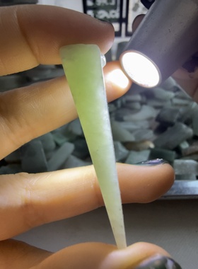 O579高糯化天然缅甸翡翠A货边角料保真保A假一罚三