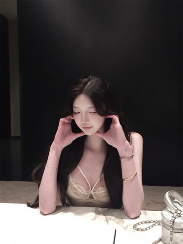 GGQSDZ【蜜桃陷阱】梦中情bra 当内搭美绝的氛围神背心吊带女内搭
