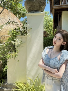 GGQSDZ度假系列2026ss早春新款 小香亮丝流苏边少女针织吊带开衫