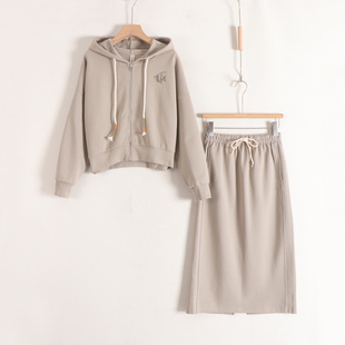 【言】连帽宽松金鱼绣外套+松紧高腰直筒长裙简约两件套装26春装