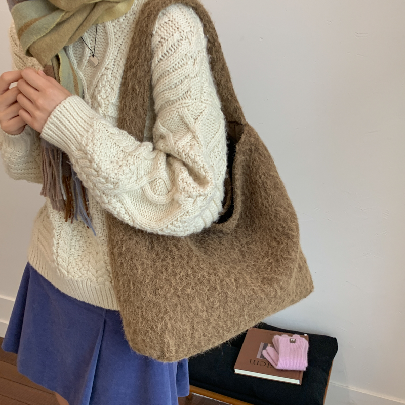 洋气秋冬毛呢水桶包包女2025新款潮韩国小众托特包大容量腋下包