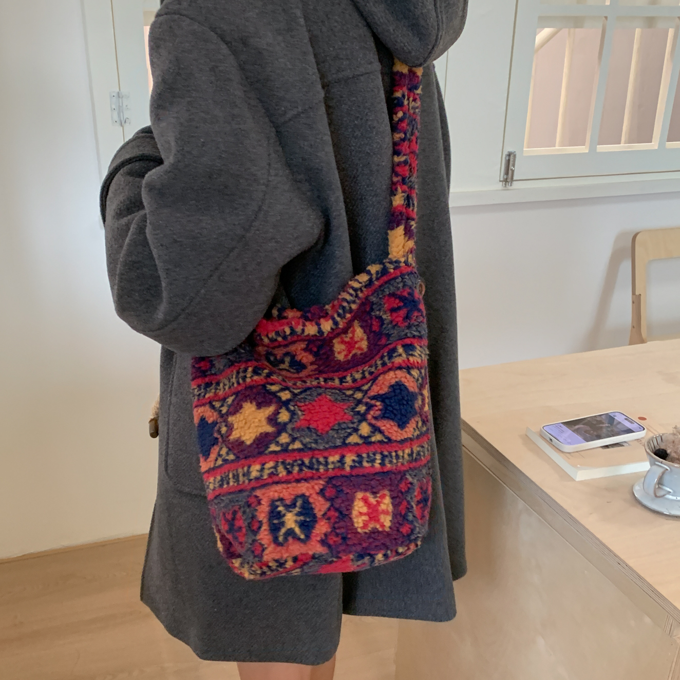 韩国ins秋冬新款单肩包女毛绒羊羔毛洋气水桶包休闲大容量斜挎包