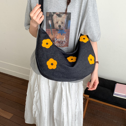 2026新款春季牛仔包包女小众设计花朵斜挎包休闲百搭单肩托特包大