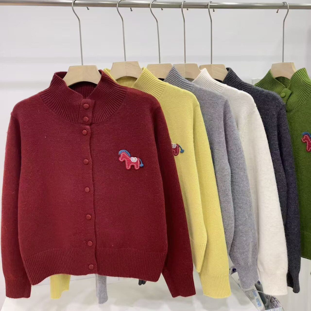 半高领单排扣针织衫女冬季新款宽松显瘦百搭休闲打底毛衣特0.47