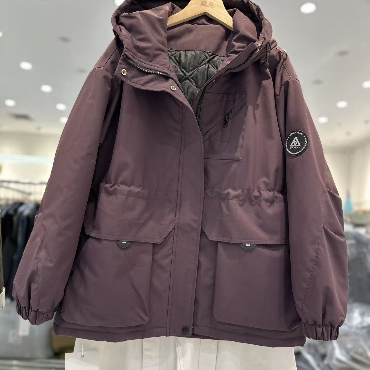 连帽夹棉保暖冲锋衣抽绳收腰