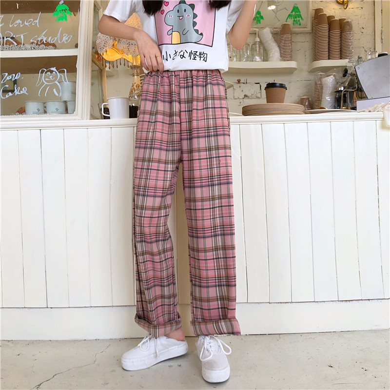 Real photo of summer students' relaxed plaid pants