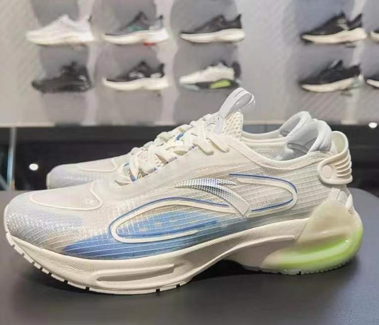 安踏男跑鞋咕咚联名2021夏新款网面透气抗菌防臭运动鞋112125518