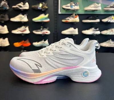 安踏女子轻便新款透气跑鞋