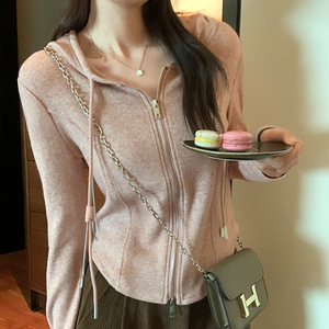 连帽拉链短款羊绒外套女秋冬季2025新款设计感开衫减龄休闲上衣潮