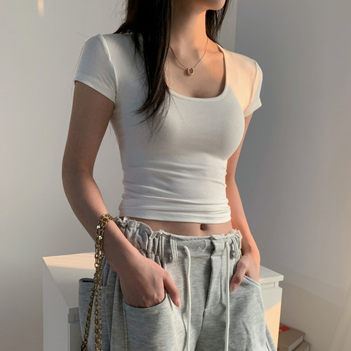 欧货u领正肩短袖T恤女2026年夏新款修身显瘦性感辣妹短款白色上衣
