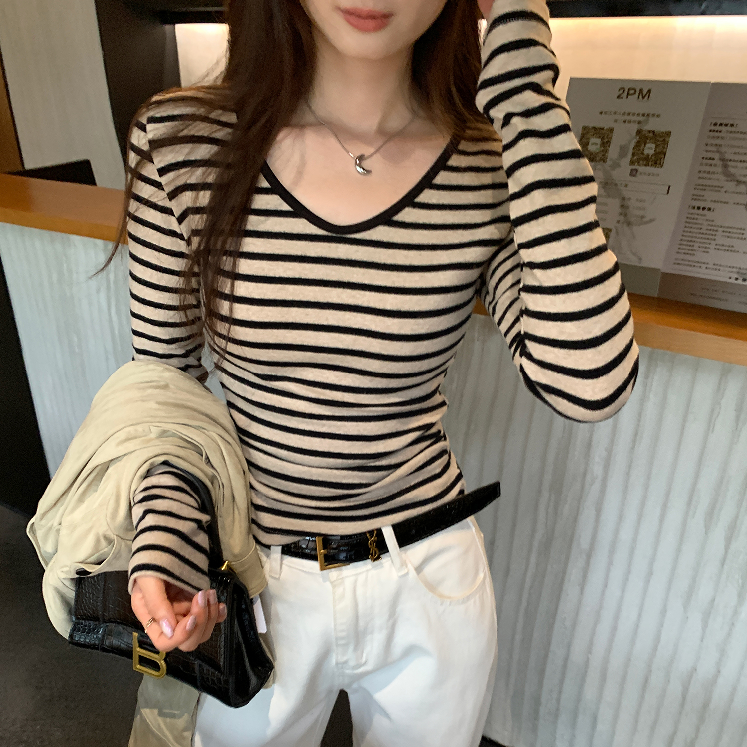 绝美巨好看的条纹打底衫女内搭秋冬季2025新款V领单穿长袖T恤上衣