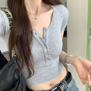 小众显瘦上衣 辣妹圆领半排扣修身 插肩短袖 T恤女2025新款 正肩短款