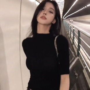 性感紧身收腰短款 美式 新款 辣妹黑色半高领正肩半袖 上衣 T恤女夏季