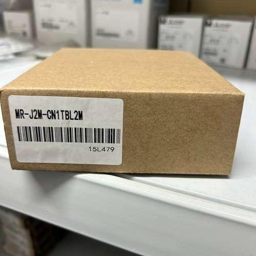 伺服线MR-J2M-CN1TBL2M，，