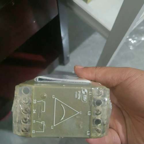 PI皮尔兹安全继电器，486855，3x380V