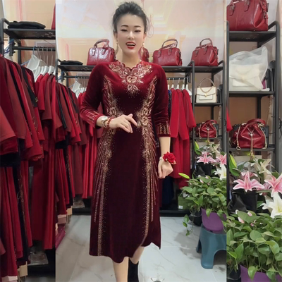 秋冬新款大码妈妈礼服连衣裙改良旗袍婚礼高端喜婆婆金丝绒婚宴装