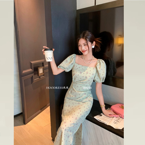 黑色连衣裙高级感显瘦气质名媛2024新款女夏季小众设计方领碎花裙