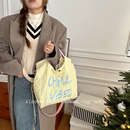 小白兔几 字母刺绣绗缝手提包轻便斜挎包 秋冬嫩黄色帆布包袋韩版