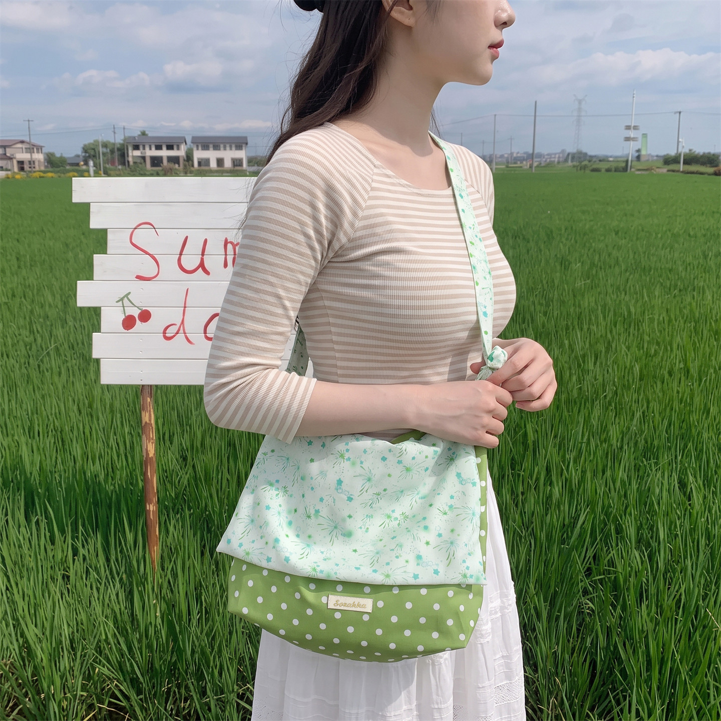 小白兔几  森系绿色碎花波点拼接斜挎包女大容量学生休闲单肩布袋