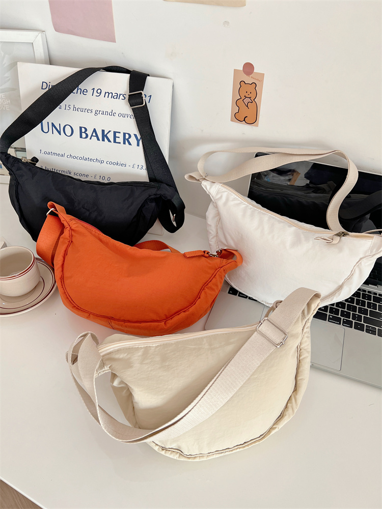 小白兔几简约休闲饺子包轻便百搭尼龙腋下包学生斜挎帆布包牛角包,箱包皮具/热销女包/男包,通用款女包,淘宝优惠券,粉丝福利购,淘宝优惠卷