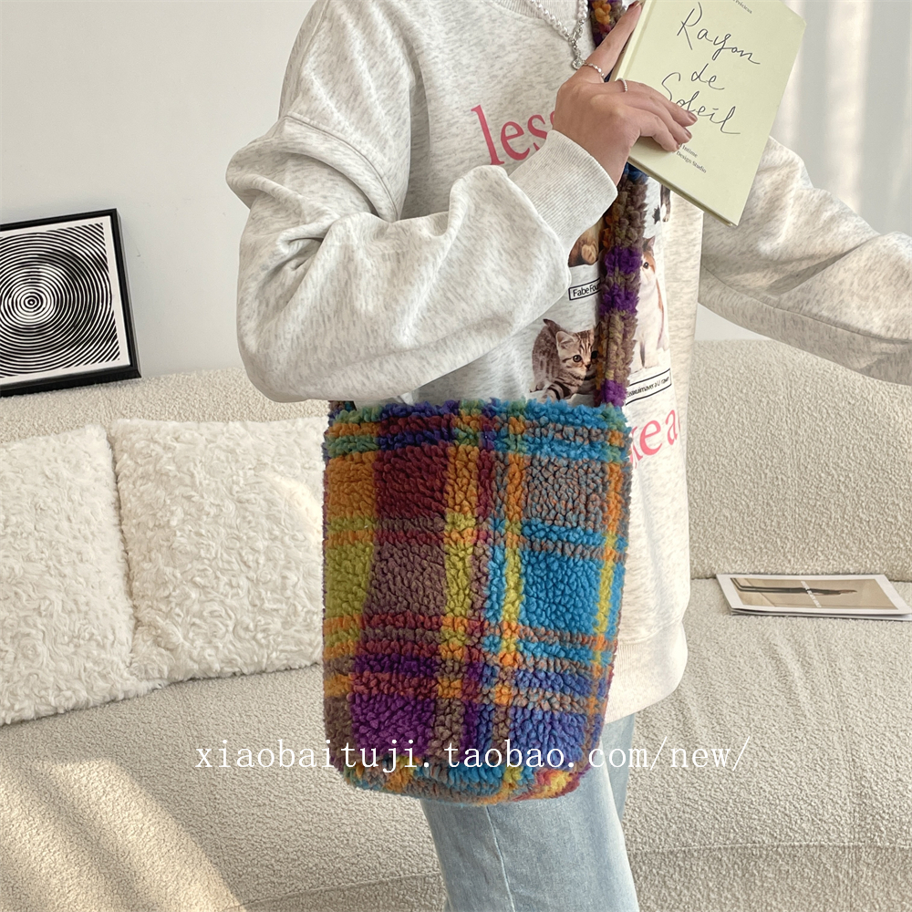 羊羔毛水桶包斜挎包秋冬新款