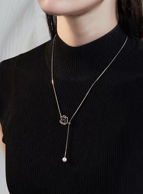 黑色山茶花高级感秋冬毛衣链钛钢不掉色颈链时尚抽拉可调节项链女