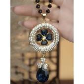 水晶四叶花吊坠长款 毛衣链女网红复古高级感镶钻圆牌项链挂件配饰