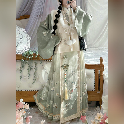 九御华裳原创花绒汉服女明制合领刺绣比甲立领琵琶袖马面裙拜年服