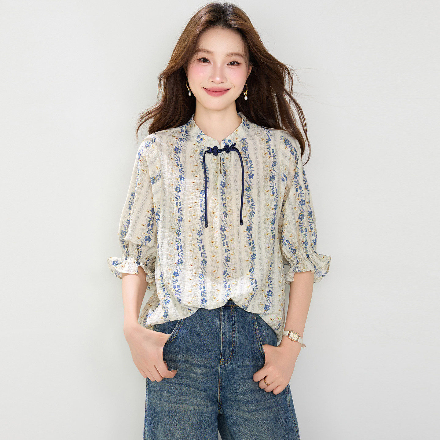 设计感立领印花衬衫女泡