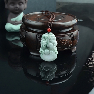 马到成功玉佩 翡翠A货生肖马玉吊坠十二生肖玉马项链带证书