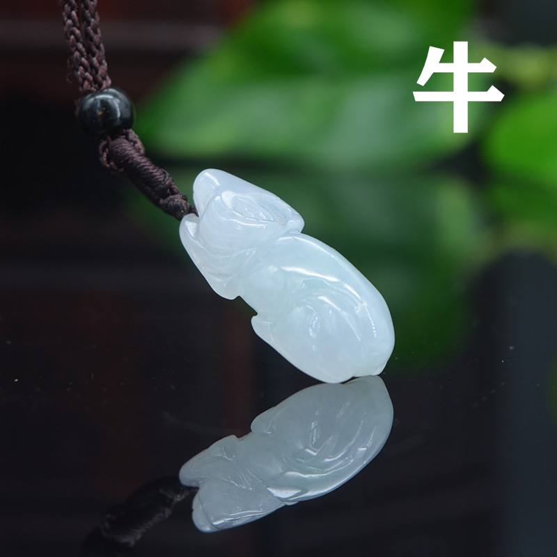 天然A货翡翠牛吊坠a货缅甸玉牛挂件玉石立体生肖小牛玉佩项链0921