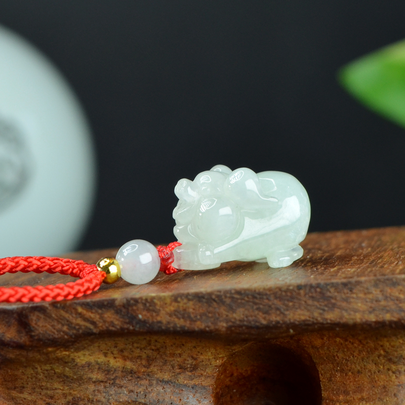 迷你翡翠猪挂件A货儿童玉猪吊坠本命年生肖小猪猪玉坠玉佩项链