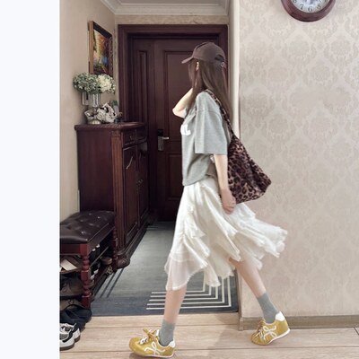 荷叶边不规则蕾丝清透感半身裙