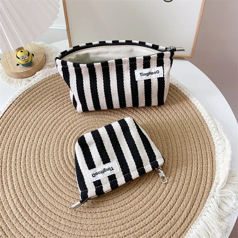 原创小众布艺化妆包大容量条纹便携随身收纳包拉链小方包简约百搭,箱包皮具/热销女包/男包,手拿包,淘宝优惠券,粉丝福利购,淘宝优惠卷