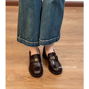 真皮圆头乐福鞋女春秋新款英伦风山茶花粗跟复古风百搭高跟小皮鞋