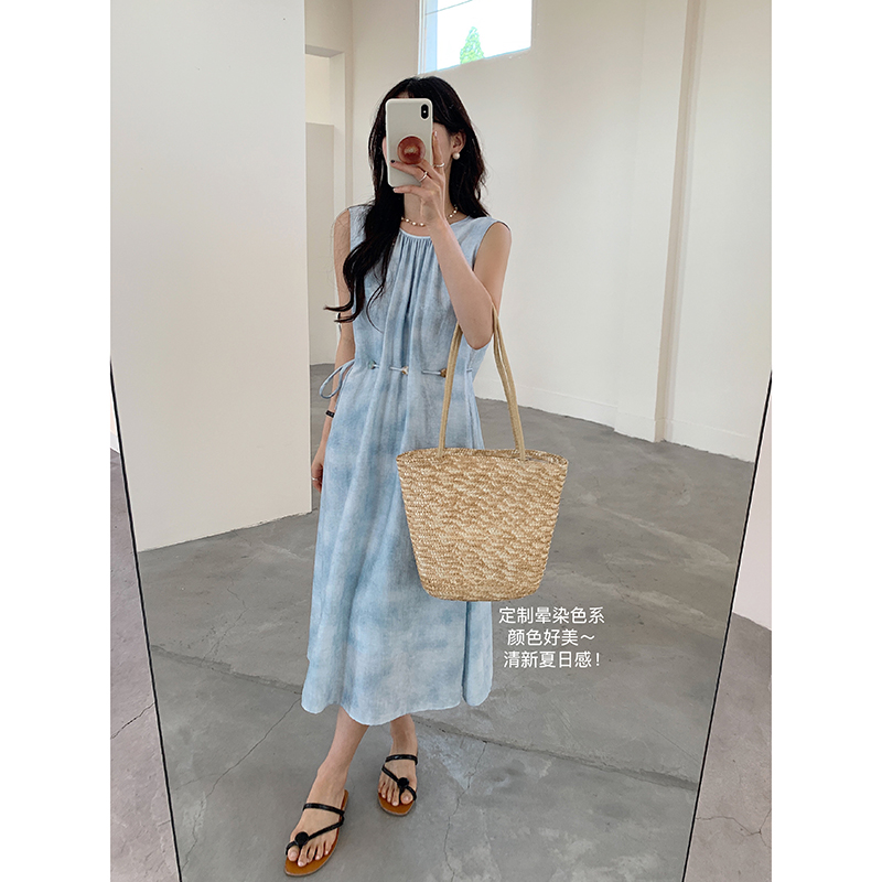 颜色好美法式度假风无袖连衣裙