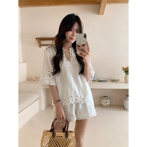 度假松弛感镂空刺绣100%亚麻套装女夏短袖短裤两件套老钱风慵懒感
