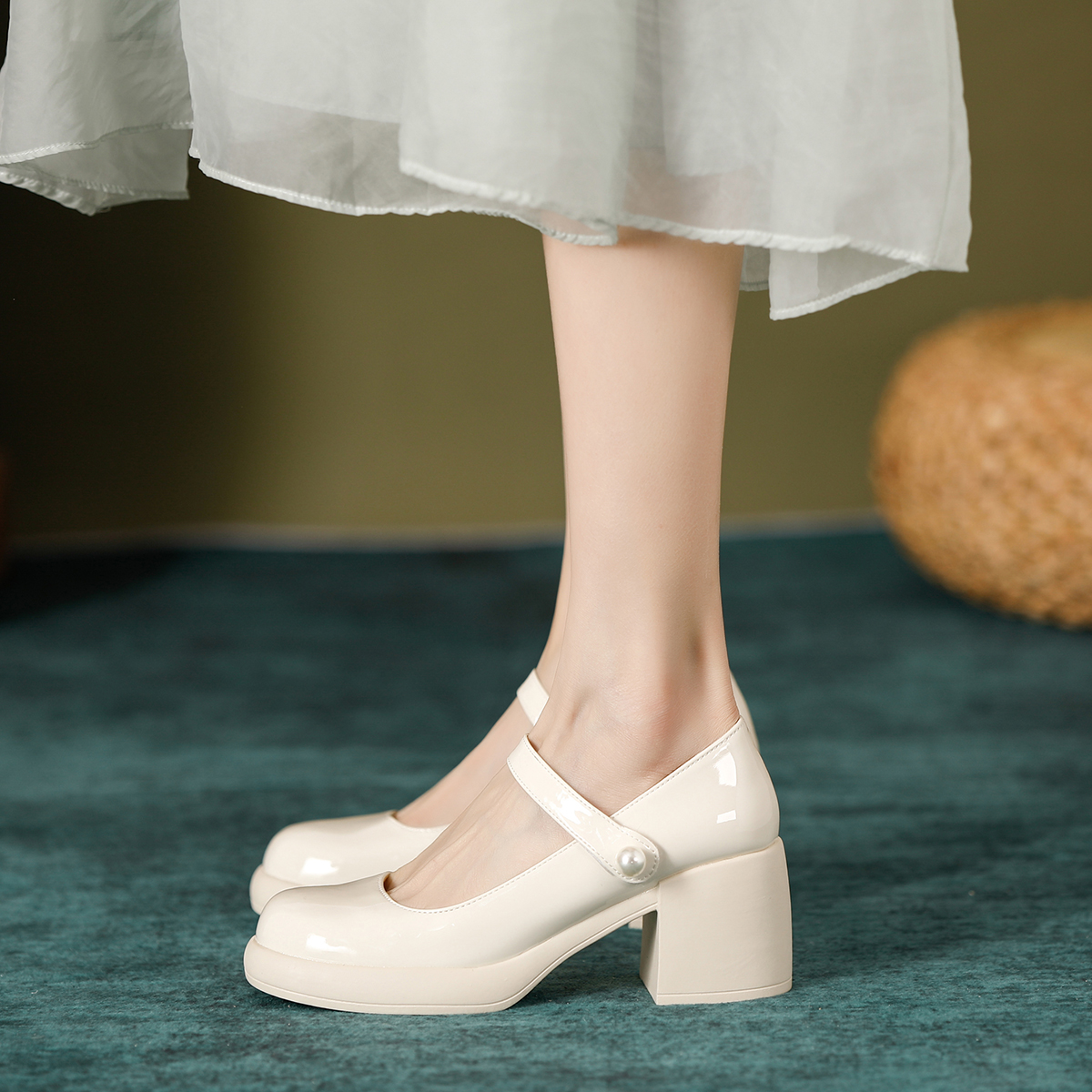 六点大叔玛丽珍真皮浅口单鞋女