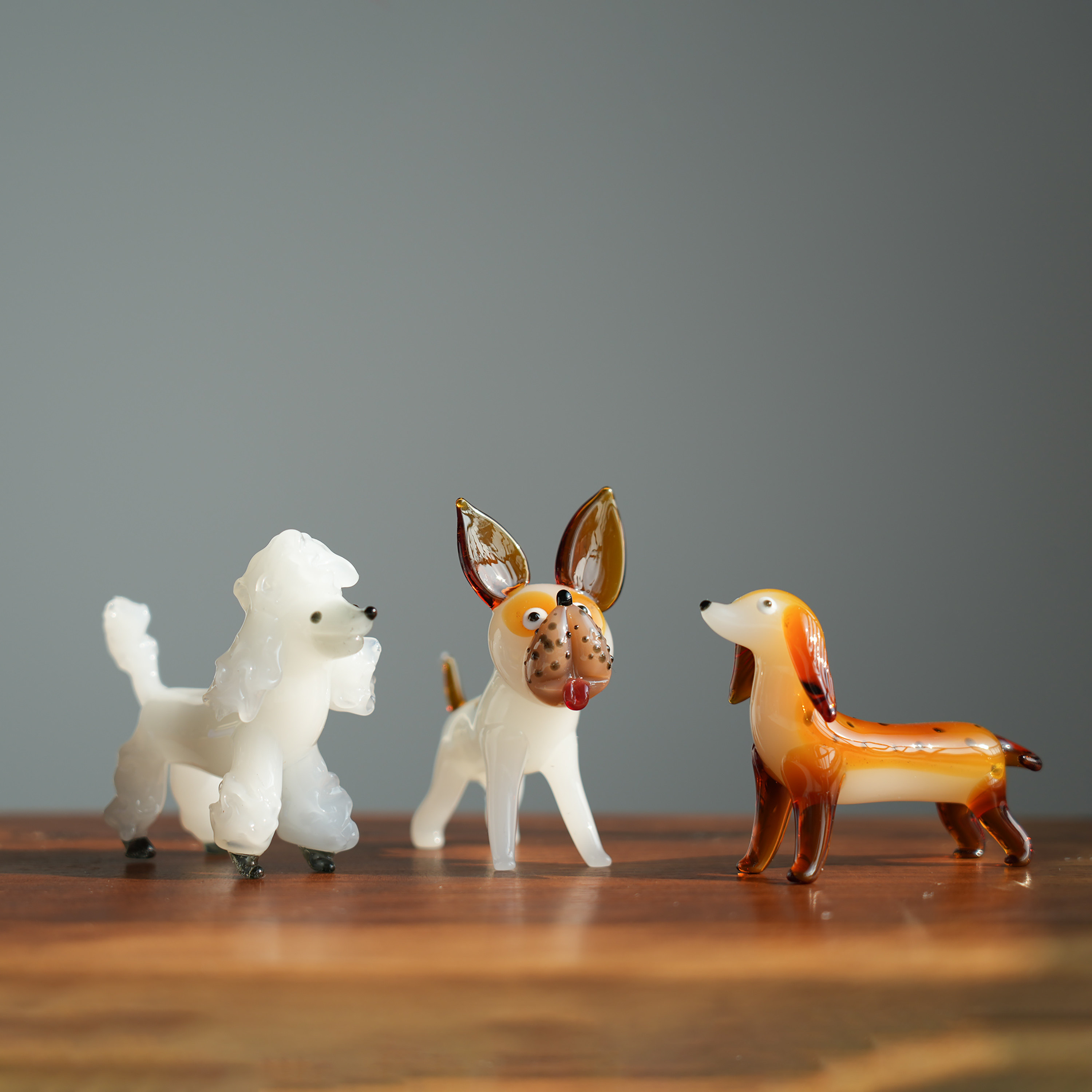 纯手工琉璃法斗贵宾犬公仔手办图片