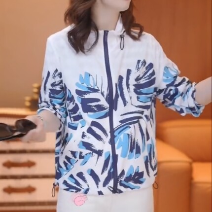 夏季妈妈洋气印花防晒衣中年大码宽松连帽薄外套透气显瘦防晒服女