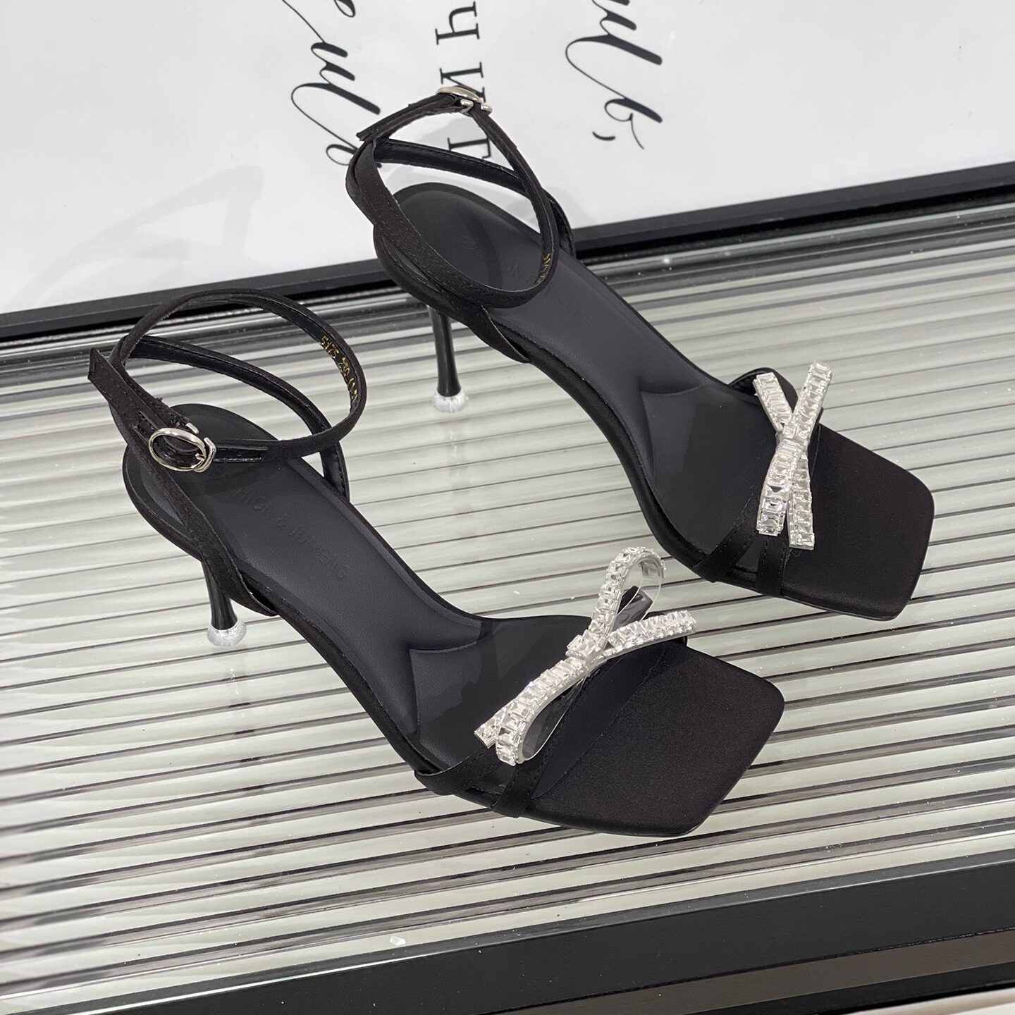 2025夏季新款外穿水钻一字带凉鞋女百搭仙女风配裙子细跟高跟凉鞋