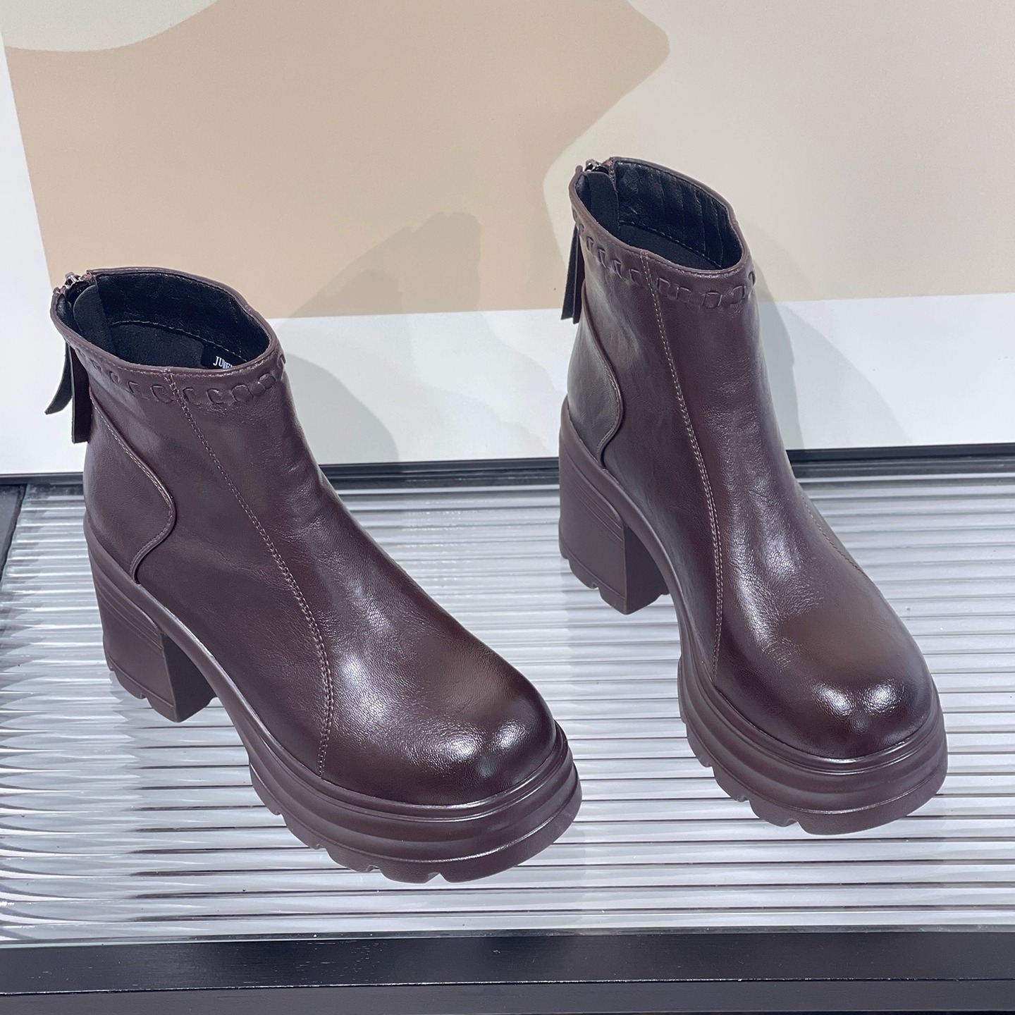 2025冬季厚底切尔西靴女粗跟马丁靴百搭增高小个子瘦瘦靴短靴女靴