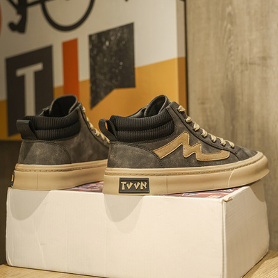 中帮男鞋秋冬款网红爆款高帮男士板鞋高级感潮牌高邦休闲鞋子男款