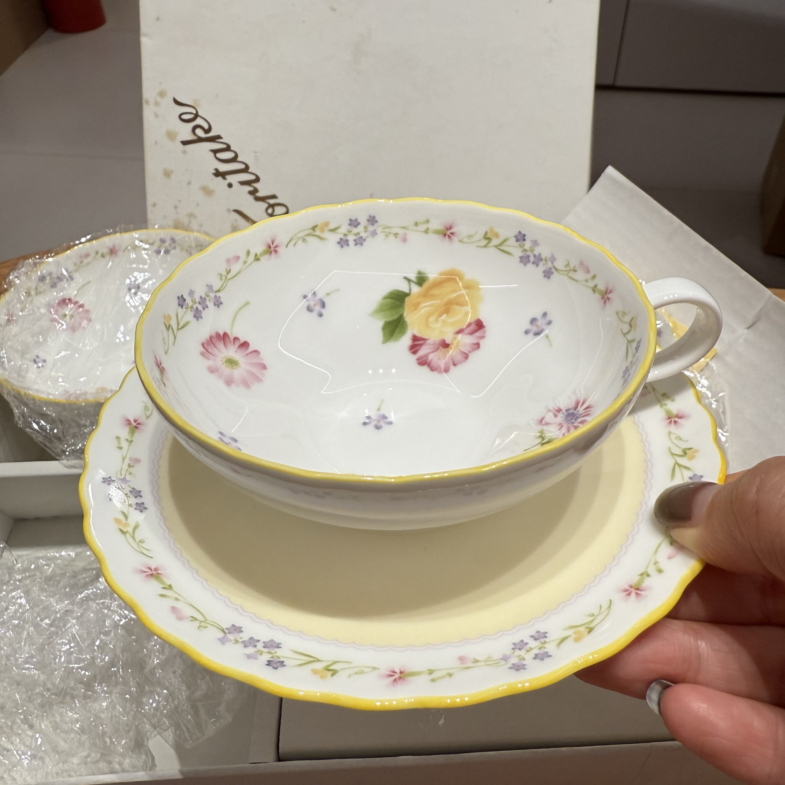日本Noritake则武Jeune Fleur芙蓉雏菊系列阔口杯咖啡红茶杯 一对
